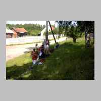 022-1395 Juli 2005  -  Die Reisegruppe macht Picknick auf der Kleinen Seite Goldbachs.jpg